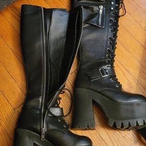 Club Exx // DOLLS KILL Obsidian Pocket 2.0 Platform Boots SIZE 8M
